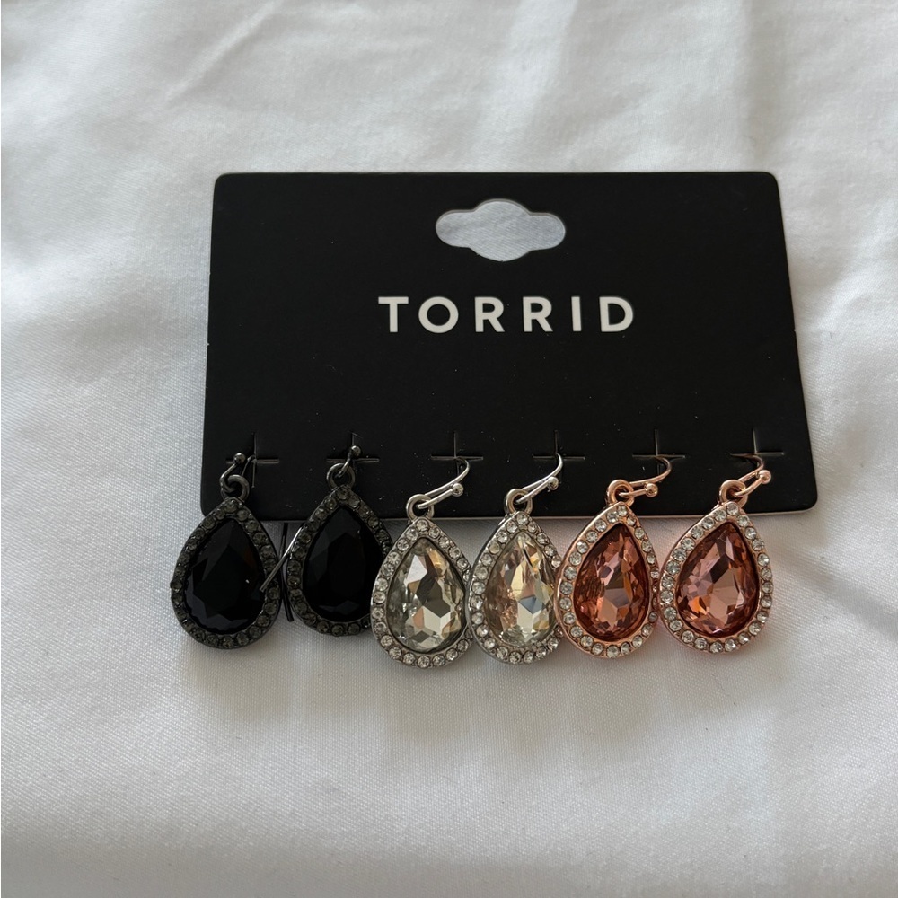 Cute Set Of Dangle Earrings By‎ Torrid